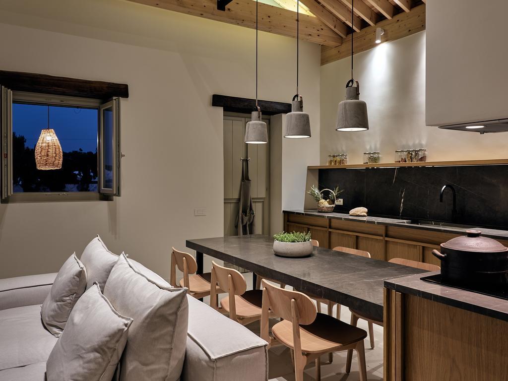Niova Villa - Seafront, Private Pool And Ionian Sea Views, By Zantewize 알리케스 외부 사진